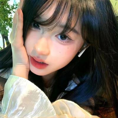 带剑女孩